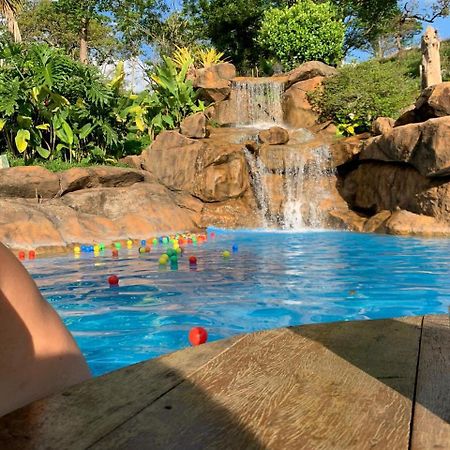 Hotel Fazenda Tucano Capim Branco Exteriör bild