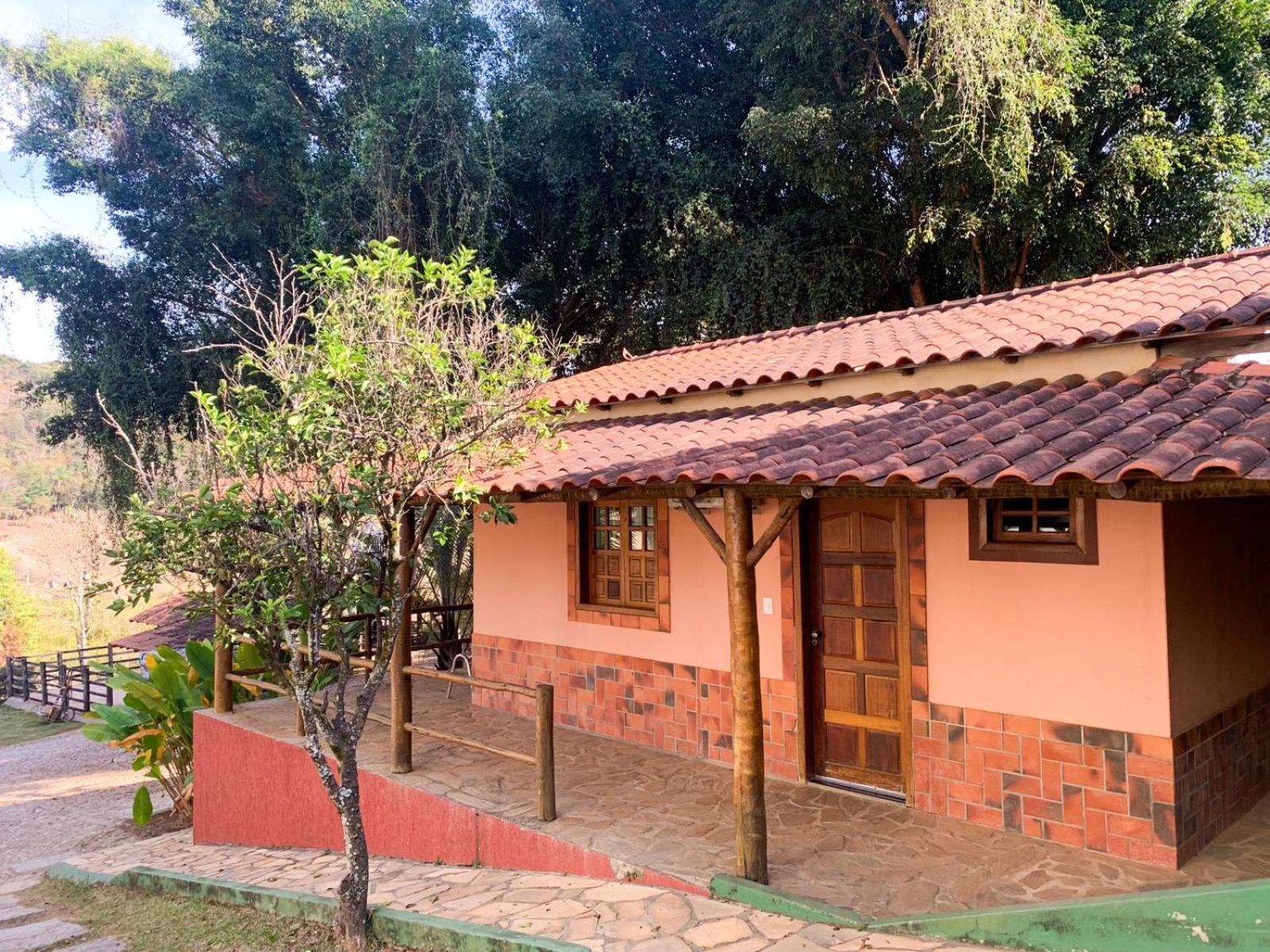 Hotel Fazenda Tucano Capim Branco Exteriör bild