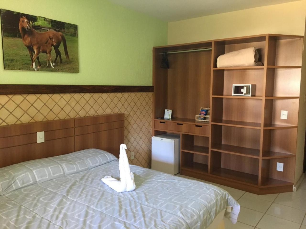 Hotel Fazenda Tucano Capim Branco Exteriör bild